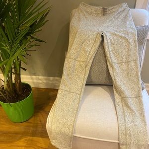 Gymshark Fleur Texture Leggings - Medium Like New